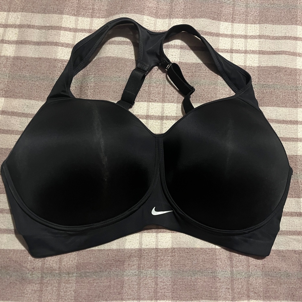 Nike Black Sports Bra with Adjustable Straps and Molded Cups